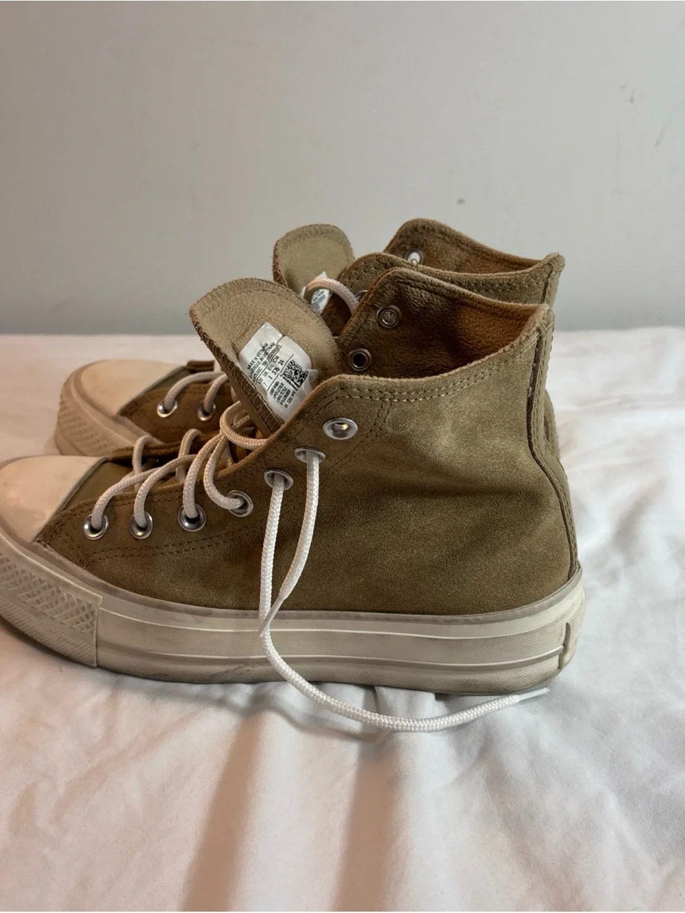 Converse women’s all Star  High-Top Sneakers in Tan and White